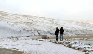 Grand froid en France: la dune du Pilat recouverte de neige