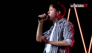 Eddy de Pretto chante «Normal» en live au Parisien