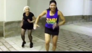 Mamie fait de la danse Zumba à 90 ans !