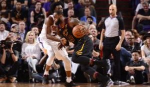 NBA - LeBron James flambe face aux Suns