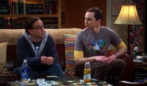 The Big Bang Theory : Sheldon rencontre Stephen Hawking