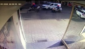 Un motard de la police renverse une piétonne à Bruxelles