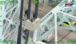 New York : La police sauve un homme qui menace de sauter d’un pont (Vidéo)