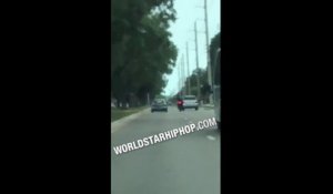 Ce scooter se fait renverser par un chauffard en plein road rage. Fou