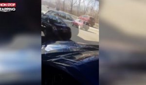 Un automobiliste enragé détruit une voiture avec une batte de Baseball (vidéo)