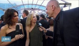 Sylvie Testud décontractée sur les marches - Cannes 2018