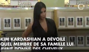 Kim Kardashian désigne le responsable de ses cheveux blancs et... c'est facile à deviner