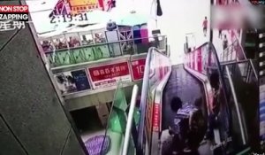 Un garçonnet se coince la main dans l'escalator d'un centre commercial (vidéo)