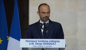 Édouard Philippe rend hommage à Serge Dassault