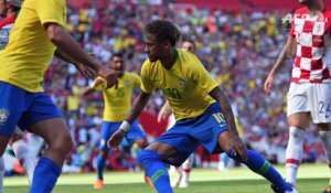 Neymar marque pour son retour après trois mois d'absence