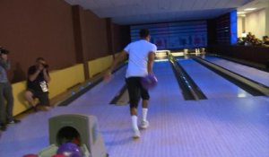 En coulisses - Les joueurs anglais s'offrent une partie de bowling