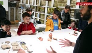 Douarnenez. L'archéologie expliquée aux enfants à la ferme des Plomarc'h
