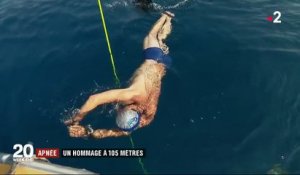 L'apnéiste Guillaume Néry plonge à 105 m de profondeur vêtu d'un maillot de bain
