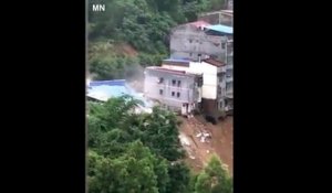 De terribles inondations en Chine provoquent des glissements de terrain impressionnants