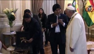 Vatican : quel cadeau Emmanuel Macron va-t-il offrir au pape ?
