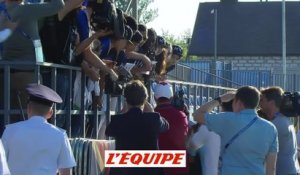 Le bain de foule de Kylian Mbappé à Istra - Foot - CM 2018 - Bleus