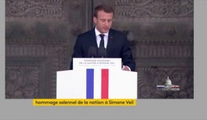 "Simone Veil s'est battue pour que la France reste fidèle à elle-même", même si elle a été "trahie par un État français qui pactisait avec l'occupant nazi", rappelle Emmanuel Macron.