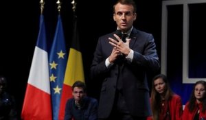 Emmanuel Macron débat avec des étudiants belges