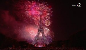 Le bouquet final du feu d'artifice de la Ville de Paris