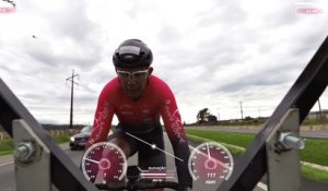 Il bat le record du monde en roulant à 202 km/h à vélo