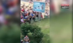 Roumanie : un manifestant assène un violent coup de pied à un policier (vidéo)