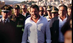 La photo qui choque l’Italie: le ministre italien de l’Intérieur Matteo Salvini fait la fête quelques heures après la catastrophe de Gênes