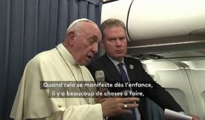 Polémique : pour appréhender l'homosexualité, le pape François prône la "psychiatrie"