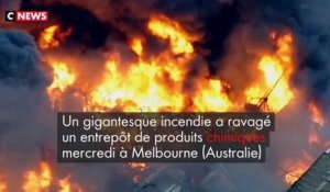Un incendie répand de la fumée toxique sur Melbourne