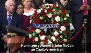 Hommage solennel à John McCain au Capitole américain