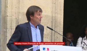 "Le sens de ma décision, ce n'est pas de baisser les bras, mais de lever les yeux. Nous sommes dans un état d'urgence écologique", déclare Nicolas Hulot lors de la passation de pouvoir au ministère de la Transition écologique. https://bit.ly/2CiLDDs