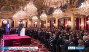 Emmanuel Macron a tenté de rassurer 2 000 maires à l'Élysée