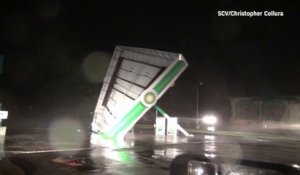Ouragan Florence: cette station service n'a pas pu résister aux rafales de vent