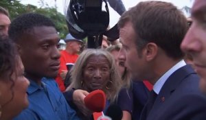 "Traverser la rue pour trouver un emploi", Macron nuance ses propos