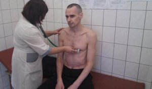 Russie : Oleg Sentsov aurait recommencé à s'alimenter