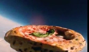 Ils lancent une pizza dans l'espace