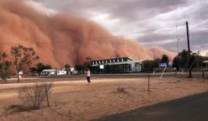 Un énorme nuage de sable recouvre cette ville du New South Wales... tempête de sable