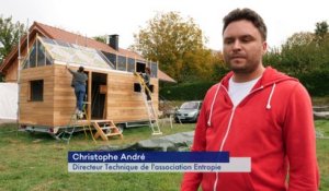 Reportage - L'association Entropie fabrique une tiny house à Mens