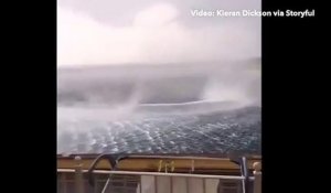 Une immense trombe marine filmé en bord de mer