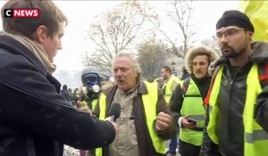 “Le peuple en a marre, on a peur de mourir de faim” : la colère d’un gilet jaune