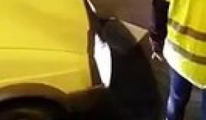 Les Gilets Jaunes Sur Un Rond Point à Dieppe Sur Orange Vidéos