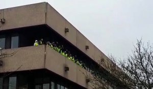 Bar-le-Duc : les manifestants dans le bâtiment des roses, occupé en partie par la Chambre d'Agriculture de la Meuse