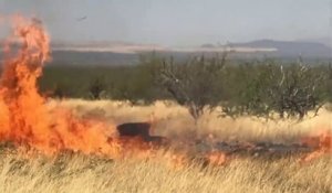 L'explosion révélée par les agents des frontières  quand un incendie de grande ampleur a commencé en Arizona