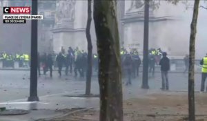 Paris : les affrontements s'intensifient