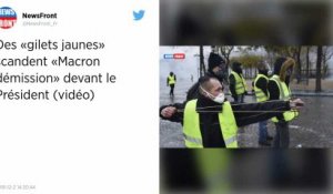 «Macron démission !» : le chef de l’Etat chahuté par des Gilets jaunes à Paris