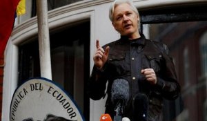 Julian Assange poussé vers la sortie par le président équatorien