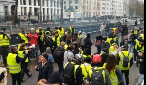 Manifestation des gilets jaunes sur la petite ceinture à Bruxelles