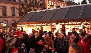 Minute de silence du marché de noël de Montbéliard en hommage aux victimes de Strasbourg