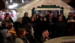 Minute de silence sur le marché de Noël de Pont-à-Mousson suite au drame de Strasbourg