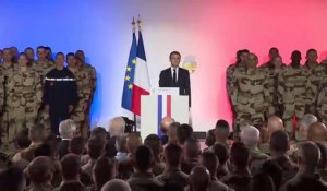 Un militaire français s'évanouit après le discours de Macron au Tchad