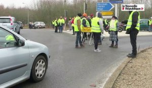 VIDEO. Pour leur Acte VII, les Gilets jaunes réunis au péage de l'A10 à Blois
